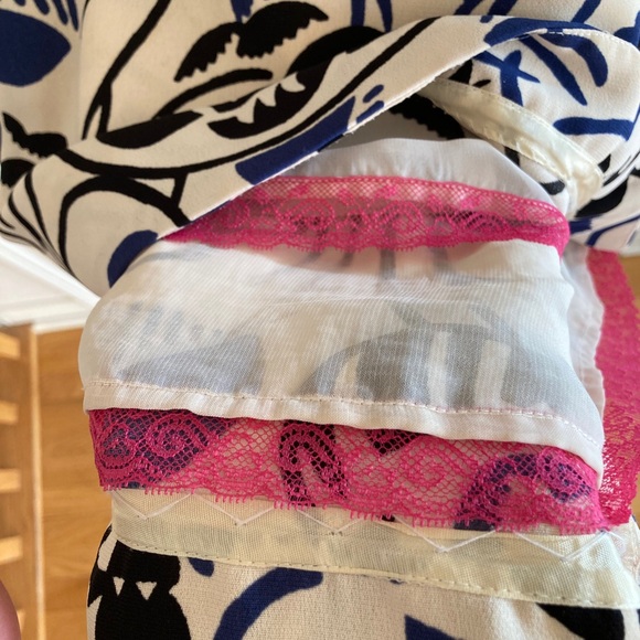 3/$40 Floral Vanessa Virginia Cream Dress - Picture 5 of 6